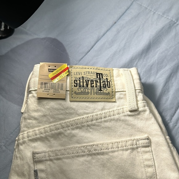 Silver tab high waisted mom shorts white brand new with tags size 28 - Picture 8 of 9